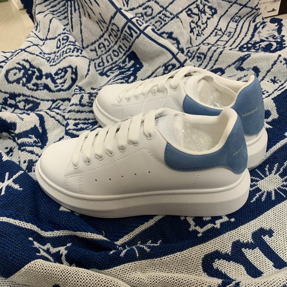 🔥oMcQueen classic sports casual women's blue velvet tail small white shoes🔥 - Picture 5 of 5